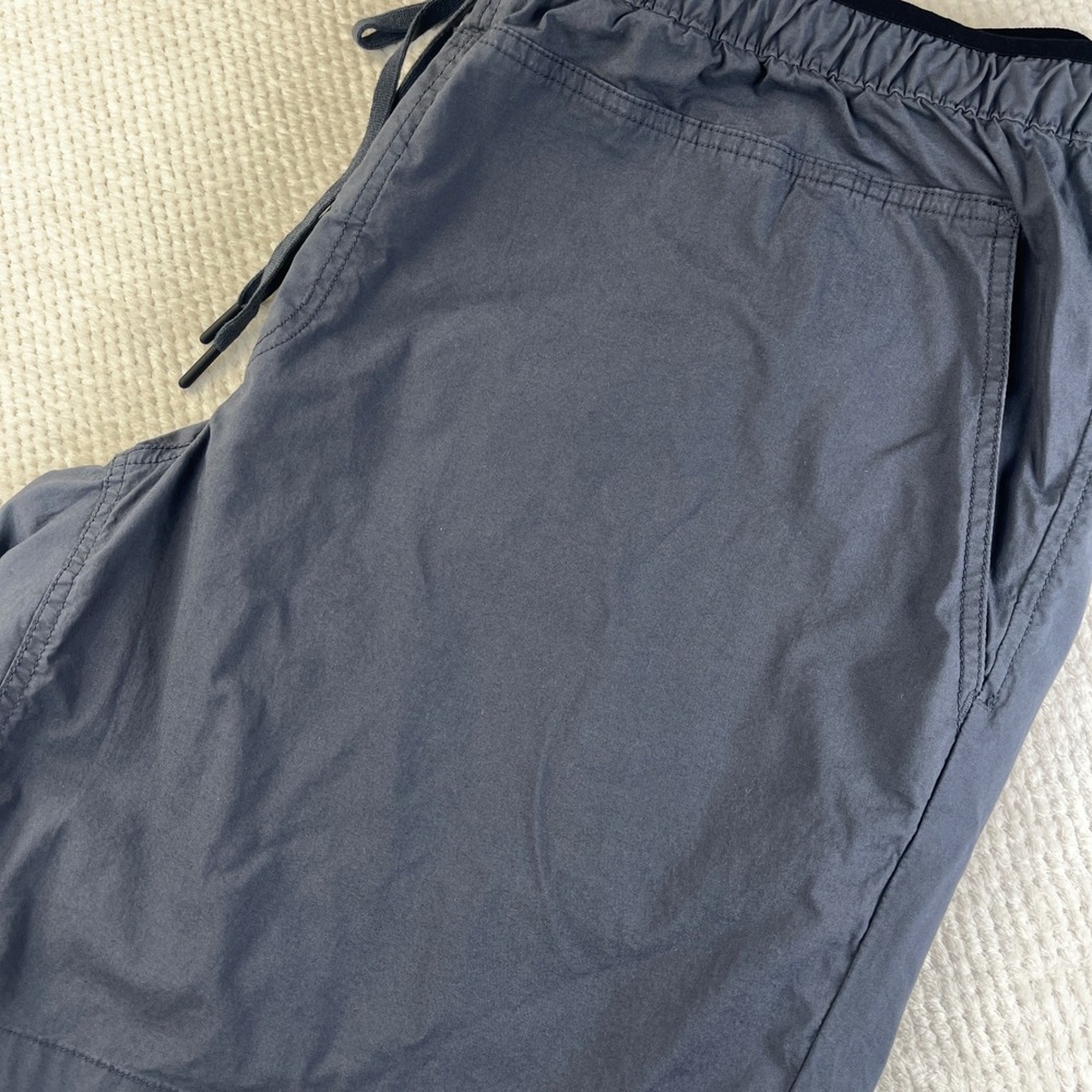 Duluth Trading Co Mens Gray Organic Cotton Stretch Cargo Shorts Standard Fit 46